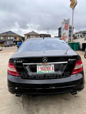 Mercedes-Benz C300 2009 Black