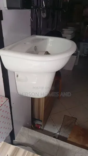 Wall Hung Ceramic Wash Basin
