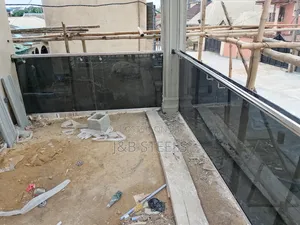 Paramount 10m Grey Glass
