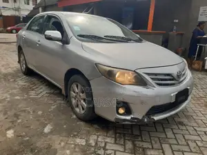 Toyota Corolla 2011 Silver