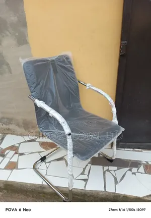 Leather Visitors Chair (D601)