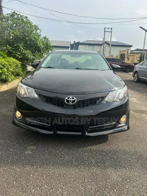 Toyota Camry SE 4dr Sedan w/Prod. End 11/13 (2.5L 4cyl 6A) 2014 Black