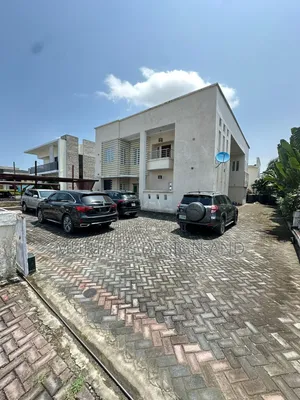 Furnished 4bdrm Duplex in Northern Foorshore, Chevron for sale