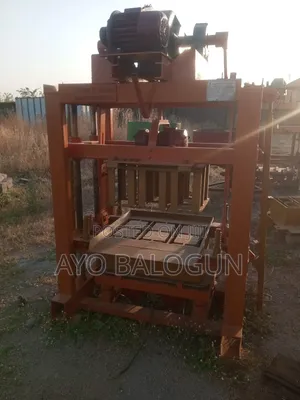 Concrete Block Machine