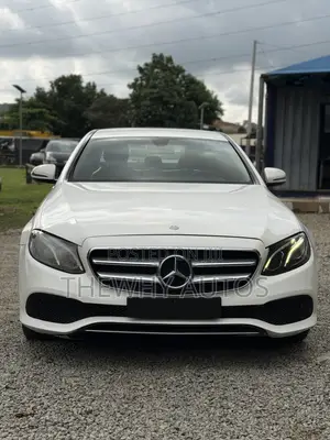 Mercedes-Benz E300 Base RWD Sedan (2.0L 4cyl 9A) 2017 White