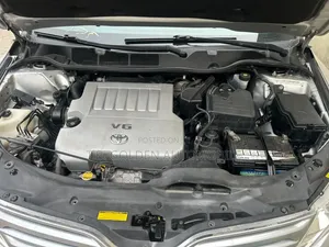 Toyota Venza 2010 Silver