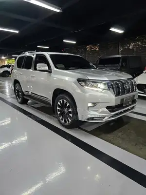 Toyota Land Cruiser Prado 2018 Silver