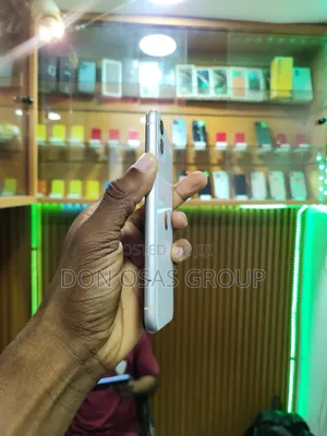 Apple iPhone 11 64 GB White