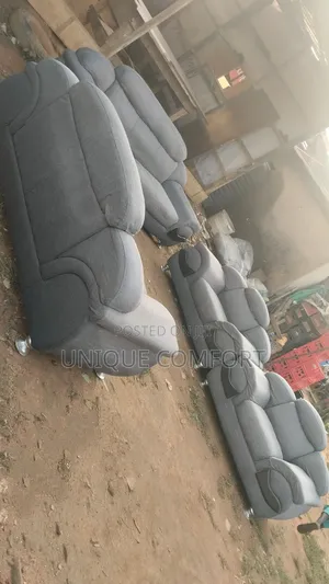 7 Seaters Luxury Fabric Sofa Set With Center Table (3,2,1,1)
