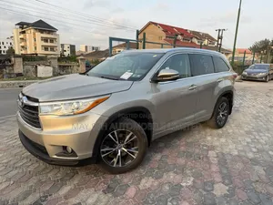 Toyota Highlander 2016 Silver