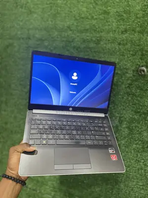 Laptop HP 8GB AMD Ryzen 3 HDD+SSD 256GB