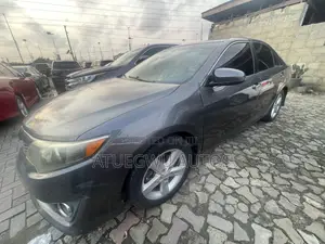 Toyota Camry LE 4dr Sedan (2.5L 4cyl 6A) 2014 Gray