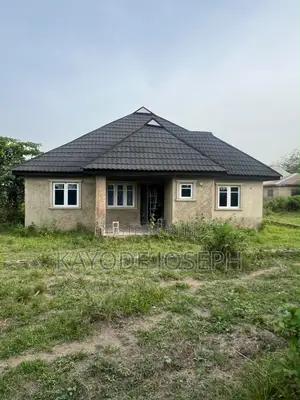 3bdrm Bungalow in Lagelu for sale