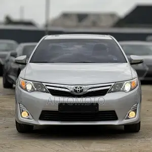 Toyota Camry XLE 4dr Sedan (2.5L 4cyl 6A) 2013 Silver