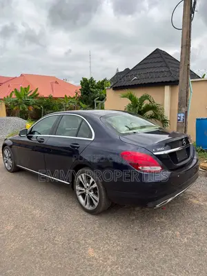 Mercedes-Benz C300 2017 Blue