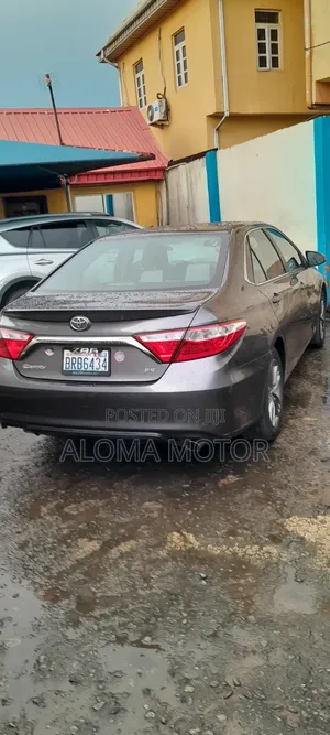 Toyota Camry 2016 Gray