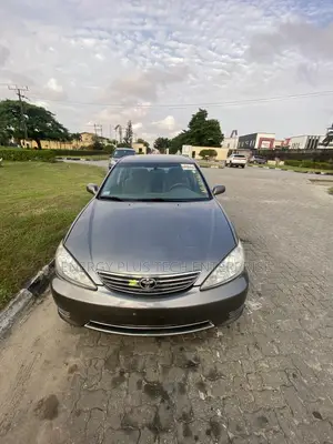 Toyota Camry 2005 Gray