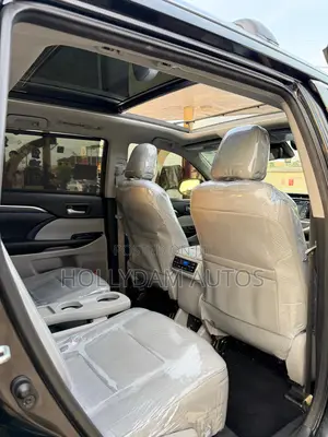Toyota Highlander Limited Platinum 4x4 V6 (3.5L 6cyl 8A) 2017 Black