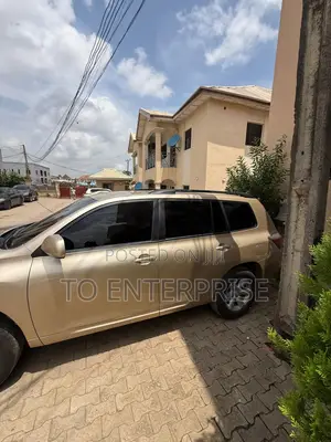 Toyota Highlander 2010 Gold