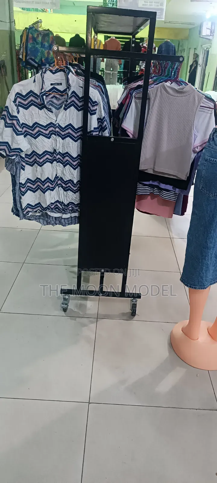 Standing Hanger/Rack