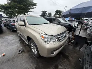 Lexus GX 460 2012 Gold