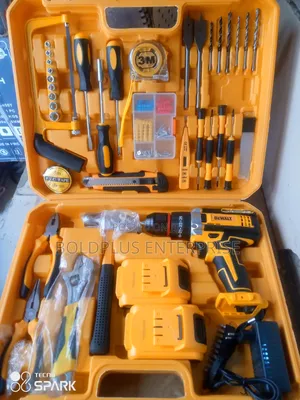 68 Volt Screwing Machine With Tools Set