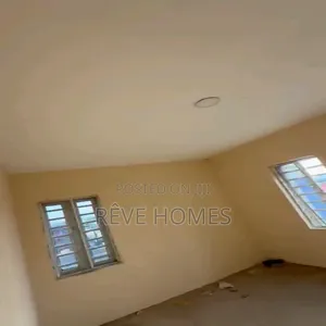 2bdrm Block of Flats in Oworonshoki / Gbagada for rent