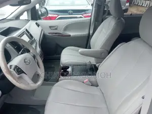Toyota Sienna XLE FWD 8-Passenger 2013 Blue