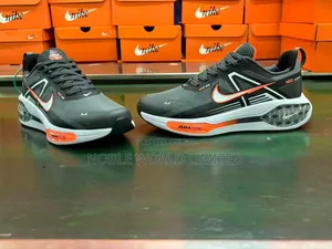 Nike Unisex Standard Sneakers MAT 8h