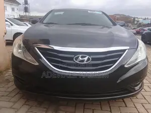 Hyundai Sonata Limited 2.0T Sedan (2.0L 4cyl 6A) 2013 Black