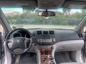Toyota Highlander Limited 2010 Silver