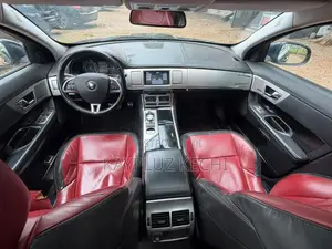 Jaguar XF 2015 Blue