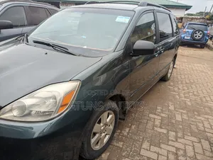 Toyota Sienna 2005 Green