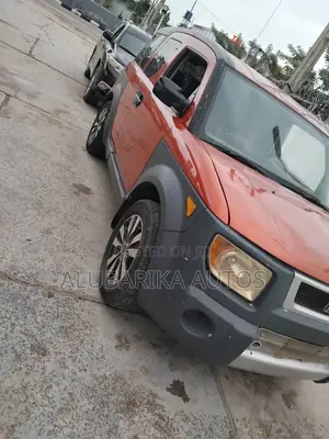 Honda Element 2004 Orange