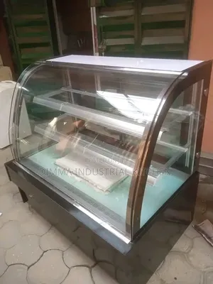 Curved Glass Cake Display Chiller (4ft)