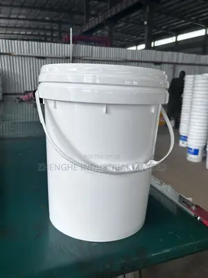 Paint Bucket and Cover