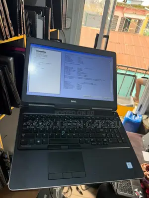 Laptop Dell Precision 15 7520 16GB Intel Core i7 SSD 500GB
