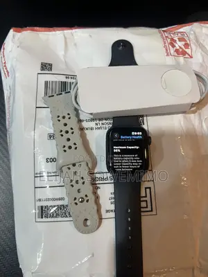 American Used Apple Watch SE (40mm) GPS + LTE | 98% Battery Health