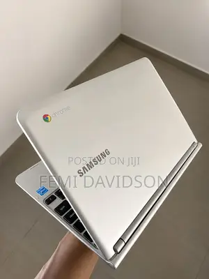 Laptop Samsung XE303C12 4GB Intel SSD 16 GB