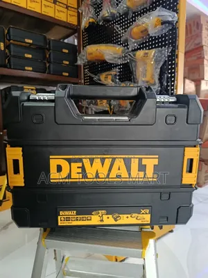 DeWalt DCD771D2T 18V XR Cordles Drill Driver Kit – 2 X 2.0Ah Batteries