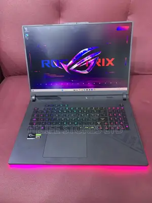 Laptop Asus ROG Strix G18 64GB Intel Core i9 SSD 4T