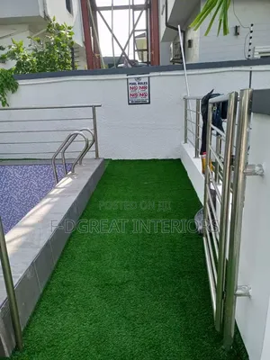 Green Grass Rug Very Clean for Floor Usage