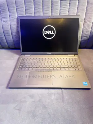 Laptop Dell Latitude 3520 16GB Intel Core i5 HDD+SSD 256GB