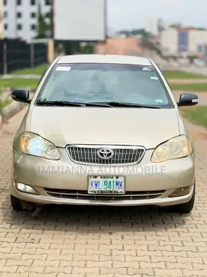 Toyota Corolla LE 2005 Gold