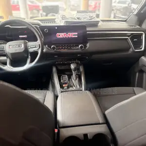 GMC Canyon Elevation Crew Cab 4WD SB 2023 Yellow