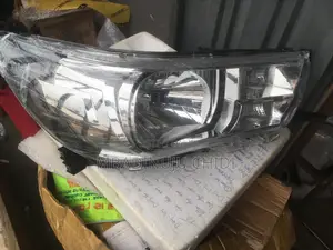 Head Light Hilux 2015 Set