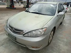 Toyota Camry 2005 Silver