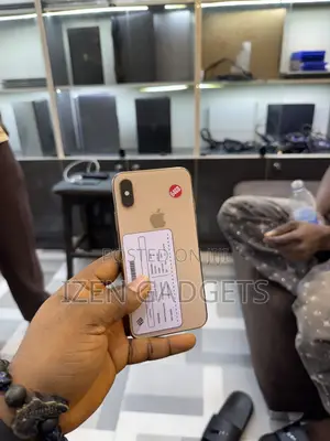 New Apple iPhone XS 64 GB Gold