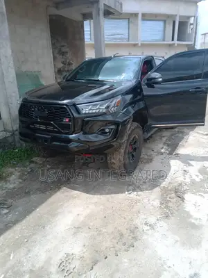 Toyota Hilux Revo Double Cab Petrol 2.7 AWD 2020 Black