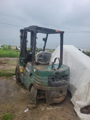 3 Tonns Caterpillar Folklift
